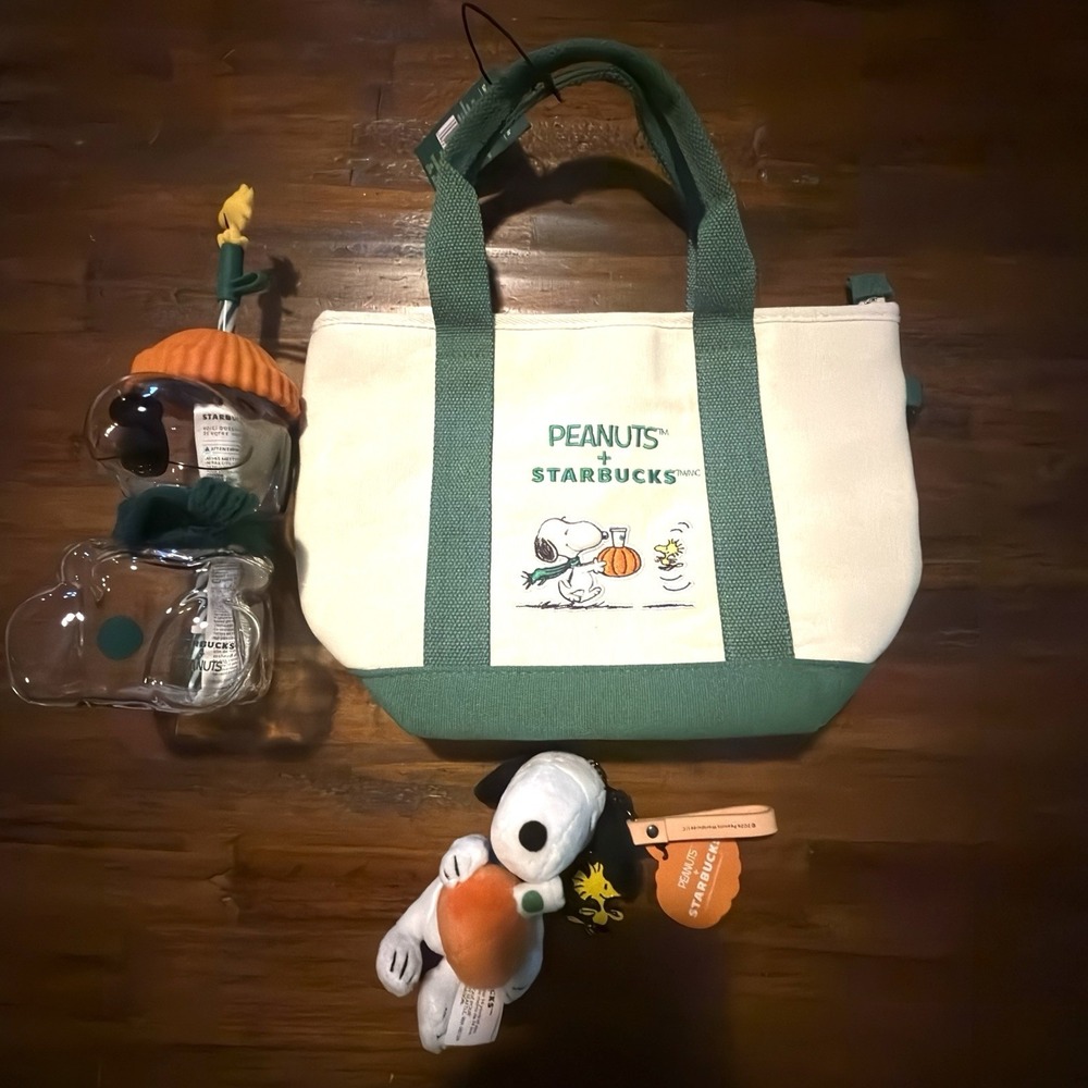 Starbucks x Peanuts Snoopy Great Pumpkin 3pc Glass Cold Cup Tote Bag Charm 2026